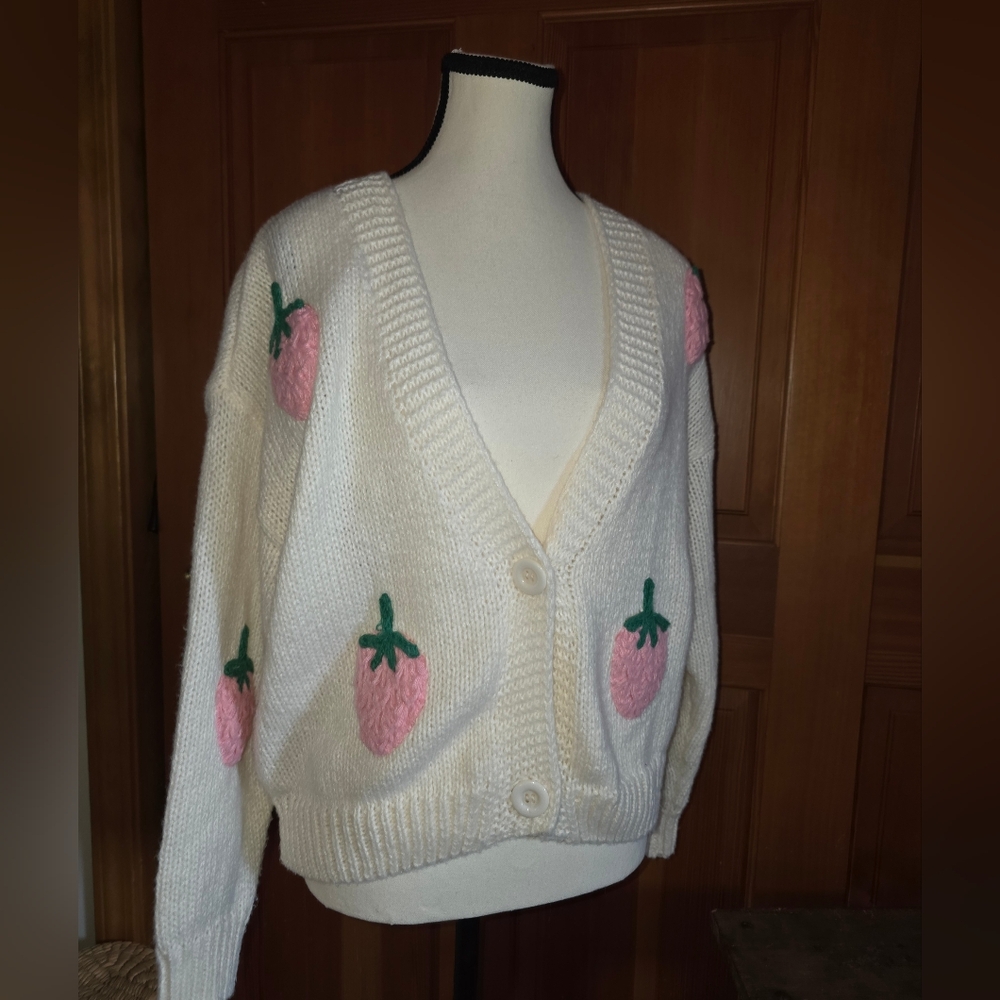 Dreamers by Debut Chunky Oversized Strawberry Cardigan Sweater Sz. S White Pink
